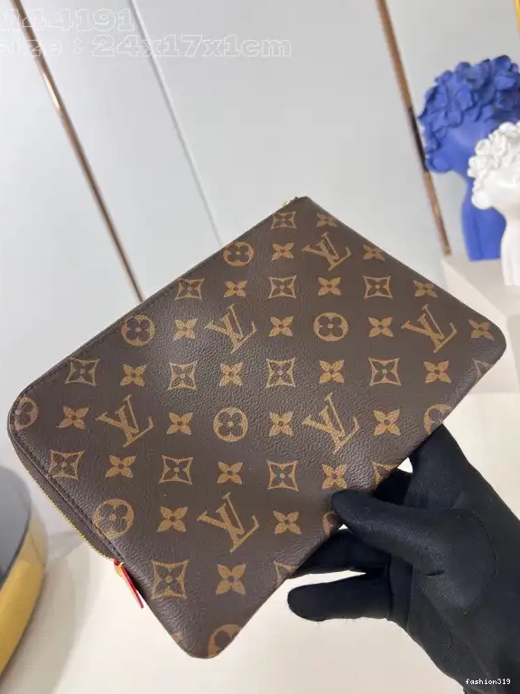 LOUIS POCHETTE JOUR-24*17*1cm VUITTON 0404